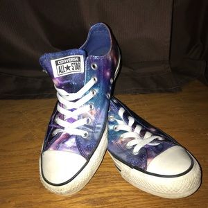 Galaxy purple low-top Converse